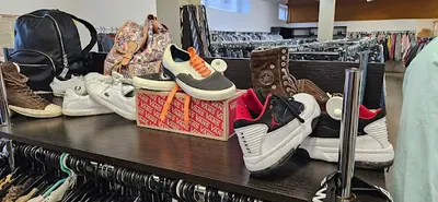 Złoty Ciuszek - Odzież nowa i używana